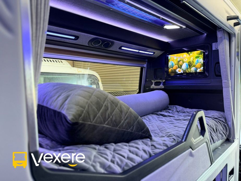 Giường nằm Nội thất Tiện ích Limousine MILIAN 22 phòng (WC) Cường Ny Xe Cường Ny Giường nằm Nội thất Tiện ích Limousine MILIAN 22 phòng (WC)