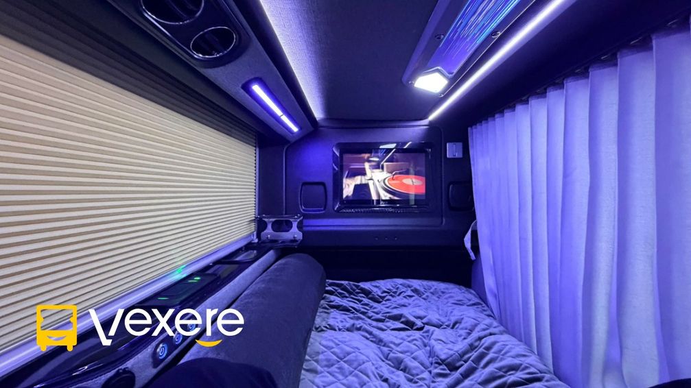 Giường nằm Nội thất Tiện ích Limousine MILIAN 22 phòng (WC) Cường Ny Xe Cường Ny Giường nằm Nội thất Tiện ích Limousine MILIAN 22 phòng (WC)