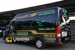 Bên hông xe Limousine 9 chỗ Vie Limousine