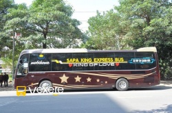 Bên hông xe Limousine 20 cabin đôi VIP  King Express Bus