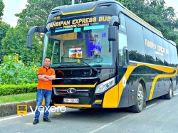 Xe Fansipan Express Bus Mặt trước xe Limousine 18 cabin đôi VIP 