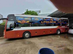 Xe Happy Travel Bus Bên hông xe Giường nằm 46 chỗ