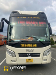 Xe Tân Hoàng Anh Mặt trước xe Limousine 34 Phòng