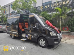 Xe Anh Tùng Limousine Mặt trước xe Bên hông xe Limousine 9 chỗ