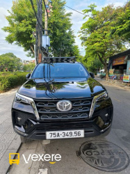 Xe Lovabus Mặt trước xe Fortuner 7 chỗ