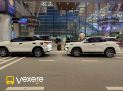 Xe Limousine Minh Trí Bên hông xe Fortuner 7 chỗ