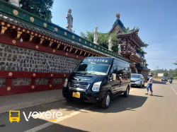 Xe Măng Đen Tourist Mặt trước xe Bên hông xe Limousine 9 chỗ