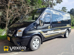 Xe Măng Đen Tourist Bên hông xe Limousine 9 chỗ