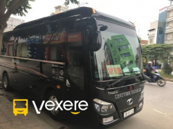 Xe Hà Tuấn Bên hông xe Limousine 15 chỗ