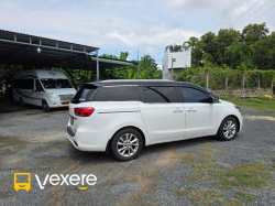Xe Kim Thành (Lagi) Bên hông xe Sedona 8 chỗ