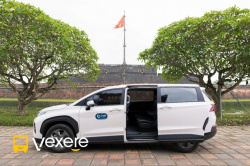Xe Caro Luxury Bên hông xe Hyundai Custin 6 ghế