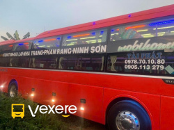 Xe Tài Phát Bên hông xe Giường nằm 44 chỗ