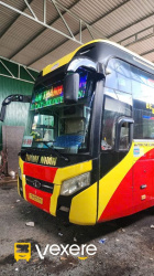 Xe Tân Thành Nhân Mặt trước xe Bên hông xe Limousine 24 chỗ