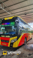Xe Tân Thành Nhân Mặt trước xe Bên hông xe Limousine 24 chỗ