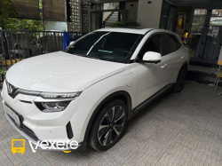 Xe Lovabus Mặt trước xe Bên hông xe Xe VINFAST VF8