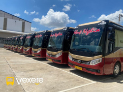 Xe Huệ Nghĩa Limousine Mặt trước xe Limousine 19 chỗ