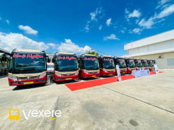 Xe Huệ Nghĩa Limousine Bên hông xe Mặt trước xe Limousine 28 chỗ