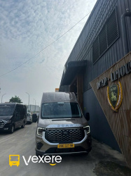 Xe Newstar Travel Mặt trước xe Limousine 9 chỗ