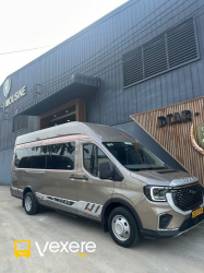 Xe Newstar Travel Mặt trước xe Bên hông xe Limousine 11 chỗ