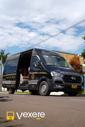 Xe Thịnh Thái Limousine Mặt trước xe Ghế ngồi Nội thất Limousine 11 chỗ