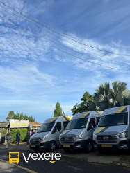 Xe Nhật Đoan Limousine Mặt trước xe Limousine 9 chỗ