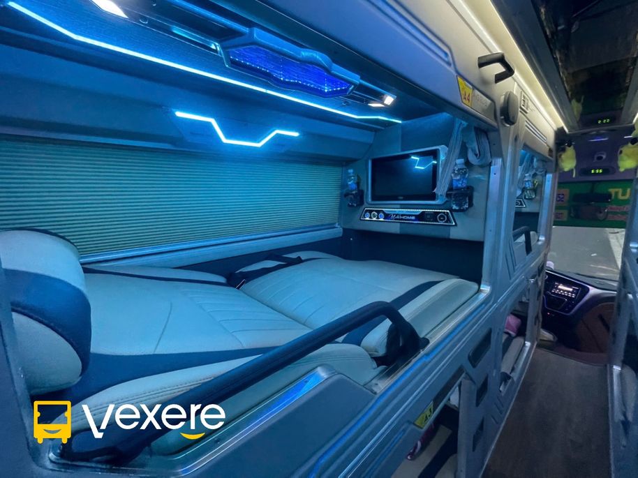 Xe Tuấn Tú Express Nội thất Giường nằm Limousine 24 Phòng