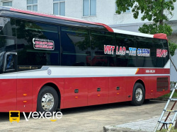 Xe Việt Lào (Đà Nẵng) Bên hông xe Limousine 24 phòng VIP