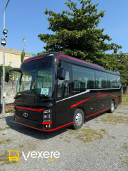 Xe Minh Châu Limousine Bên hông xe Limousine 18 chỗ