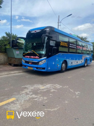Xe Long Nguyễn Limousine Mặt trước xe Bên hông xe Limousine 24 phòng