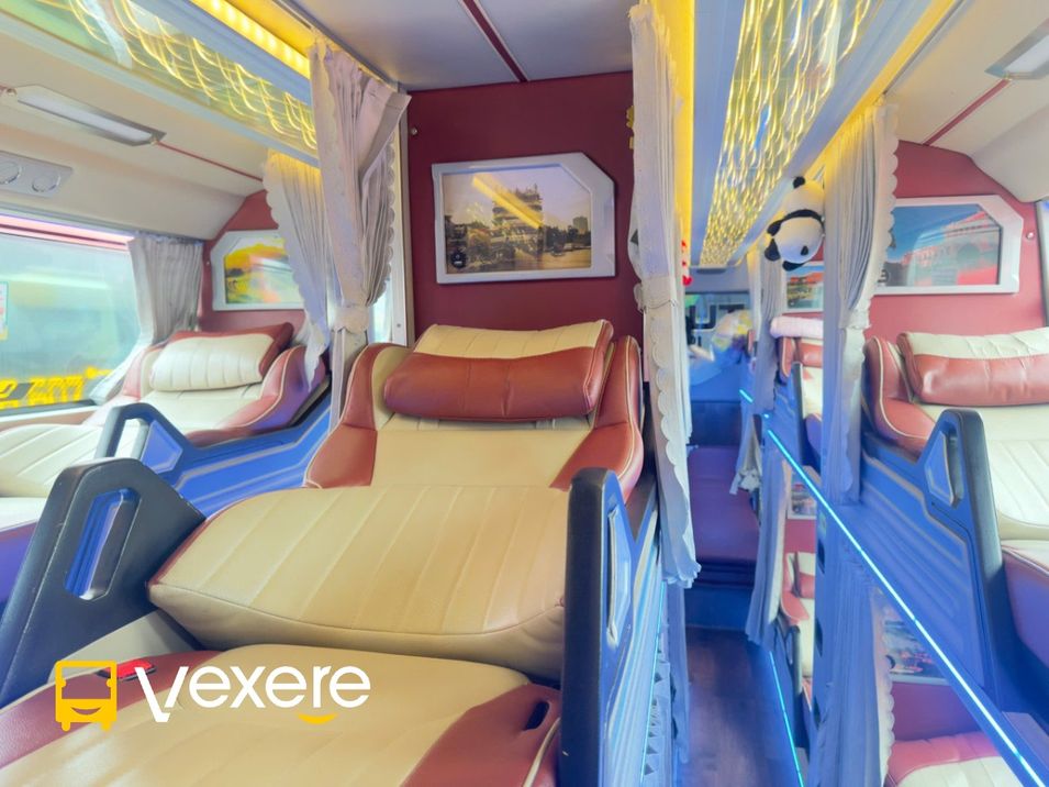 Xe Tuấn Tú Express Bên hông xe Giường nằm Luxury 34 Phòng (Xe Hợp Đồng)